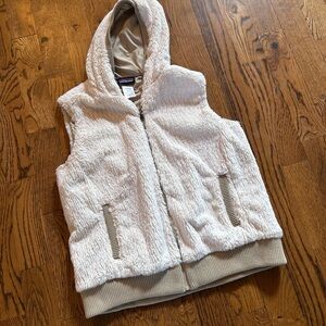 Patagonia | Cozy White Hooded Vest